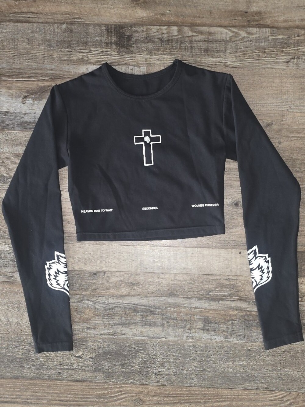 Darc Sport Black Long-Sleeve Cropped Graphic Top with Cross Detail Size: Small